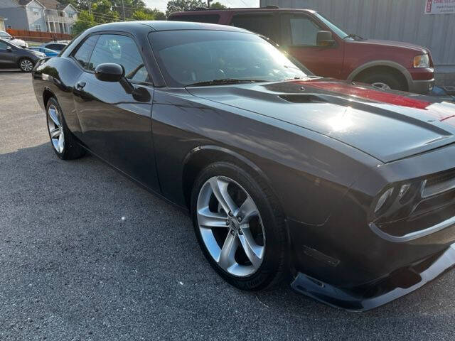 2012 Dodge Challenger SXT - Image 2