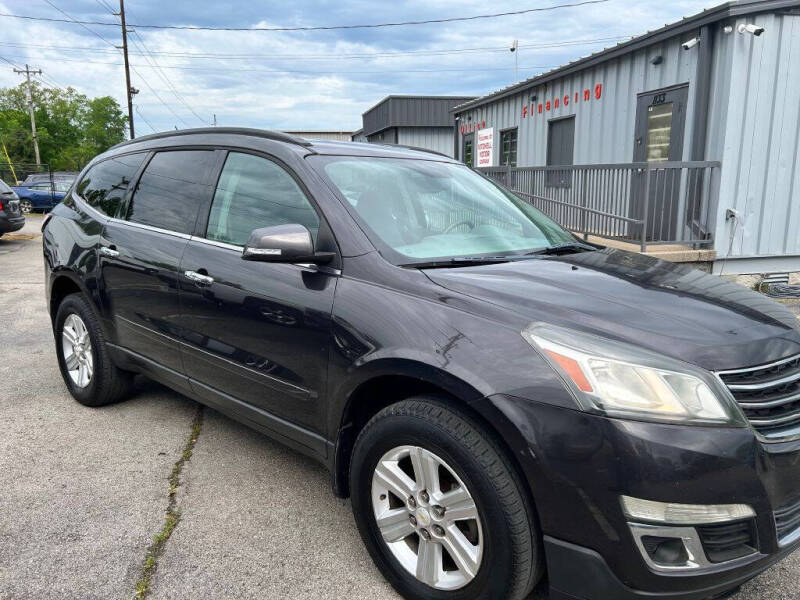 2014 Chevrolet Traverse LT - Image 2